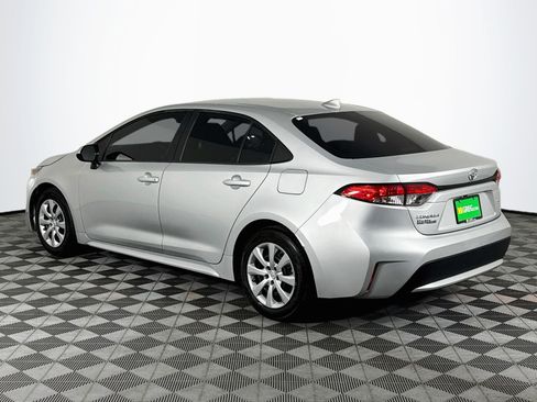Used 2020 Toyota Corolla LE FWD image 6