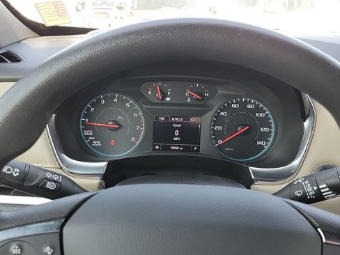 Used 2023 Chevrolet Traverse LS FWD image 19
