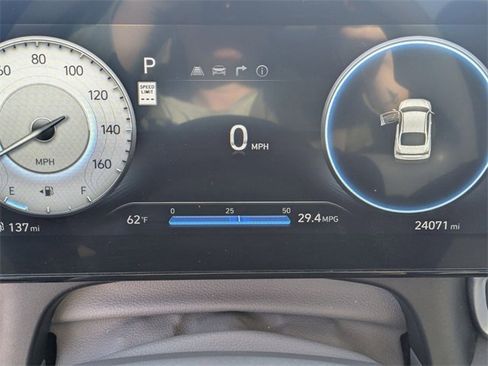 Used 2024 Hyundai Elantra SEL image 19