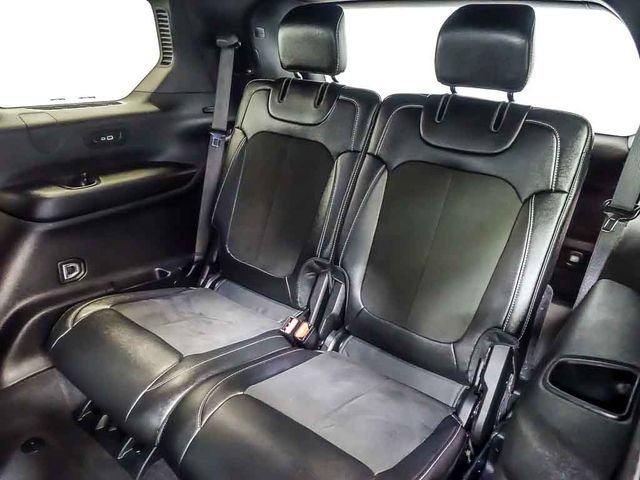 Used 2023 Jeep Grand Cherokee L Altitude AWD/4WD image 17