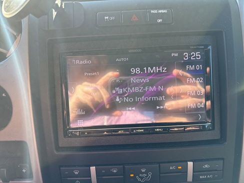 Used 2012 Ford F150 XLT w/ XLT Chrome Pkg image 10