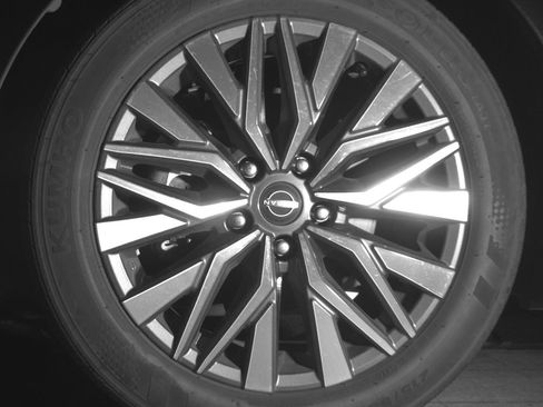 Used 2025 Nissan Altima 2.5 SV image 12