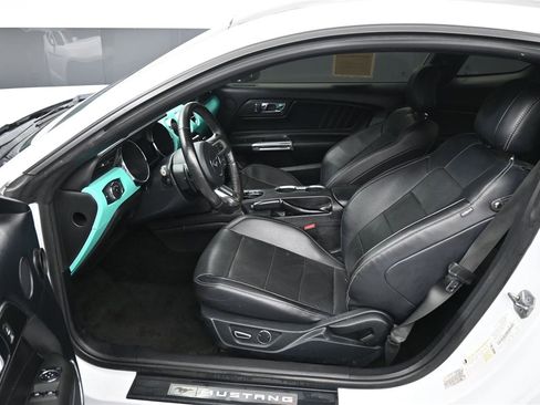 Used 2016 Ford Mustang Premium RWD image 10