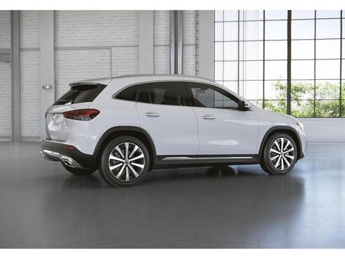 Certified 2022 Mercedes-Benz GLA 250 4MATIC image 20