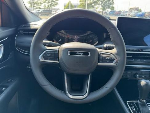 Used 2026 Jeep Compass Limited AWD/4WD image 12