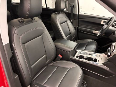 Certified 2023 Ford Explorer XLT w/ Equipment Group 202A image 30