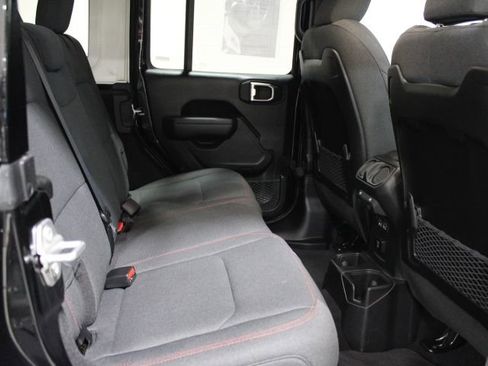 Used 2025 Jeep Wrangler Unlimited Rubicon AWD/4WD image 27