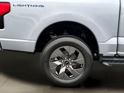 Used 2022 Ford F150 Lightning Lariat AWD/4WD image 49