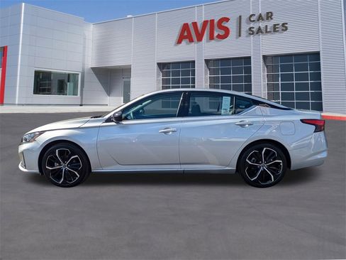 Used 2025 Nissan Altima 2.5 SR image 10