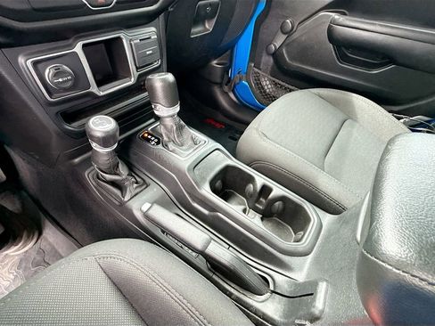 Used 2021 Jeep Wrangler Unlimited Sport image 18