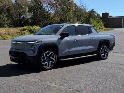 New 2025 Chevrolet Silverado EV RST AWD/4WD image 64