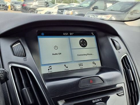 Used 2018 Ford Focus Titanium FWD image 11