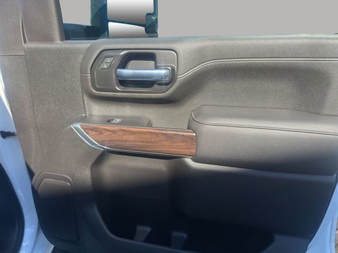 Certified 2023 GMC Sierra 3500 SLT w/ SLT Convenience Package image 17