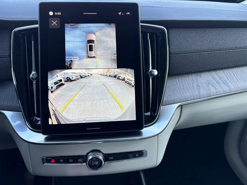 New 2026 Volvo XC90 T8 Ultra w/ Protection Package Premier image 9