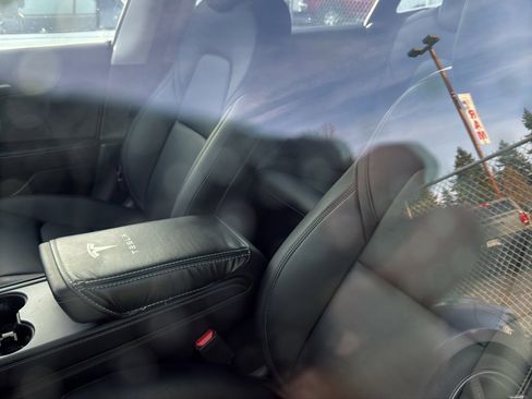 Used 2023 Tesla Model 3 Standard Range image 5