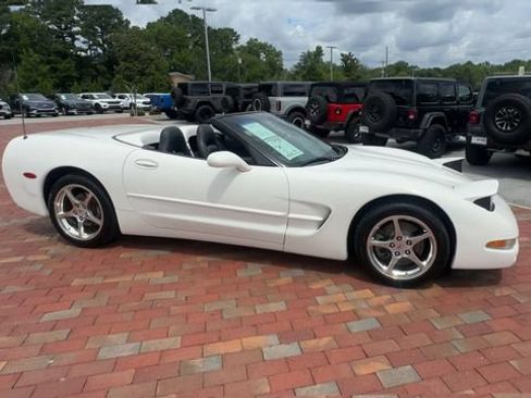 Used 2003 Chevrolet Corvette Convertible RWD image 4