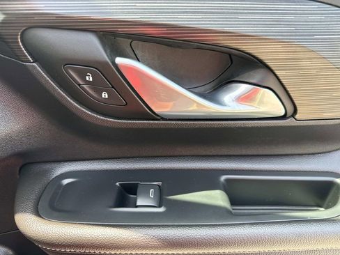 Used 2022 GMC Terrain SLE w/ Driver Convenience Package image 13