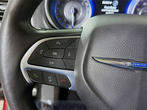 Used 2016 Chrysler 300 Limited image 20