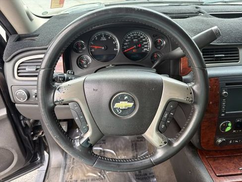 Used 2011 Chevrolet Suburban LTZ RWD image 24