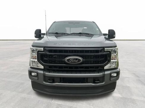 Used 2022 Ford F250 XLT w/ Black Appearance Package AWD/4WD image 8