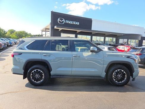 Used 2025 Toyota Sequoia 4WD image 6