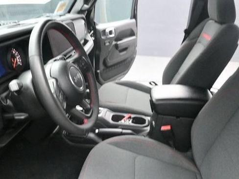 Used 2024 Jeep Wrangler Unlimited Rubicon w/ Convenience Group AWD/4WD image 23