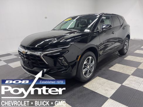 Used 2025 Chevrolet Blazer LT image 1