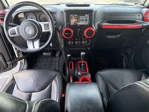 Used 2016 Jeep Wrangler Unlimited Rubicon image 14