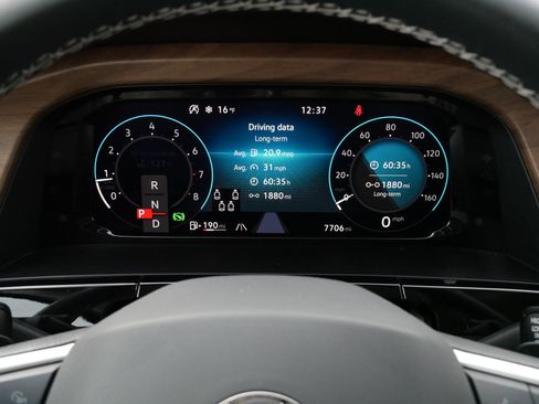 Certified 2025 Volkswagen Atlas SE image 21