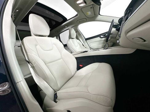 Used 2025 Volvo XC60 B5 Plus w/ Protection Package Premier image 26