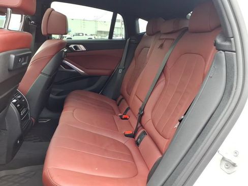 Used 2022 BMW X6 xDrive40i AWD/4WD image 16