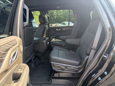 Used 2021 GMC Yukon Denali w/ Denali Premium Package AWD/4WD image 11