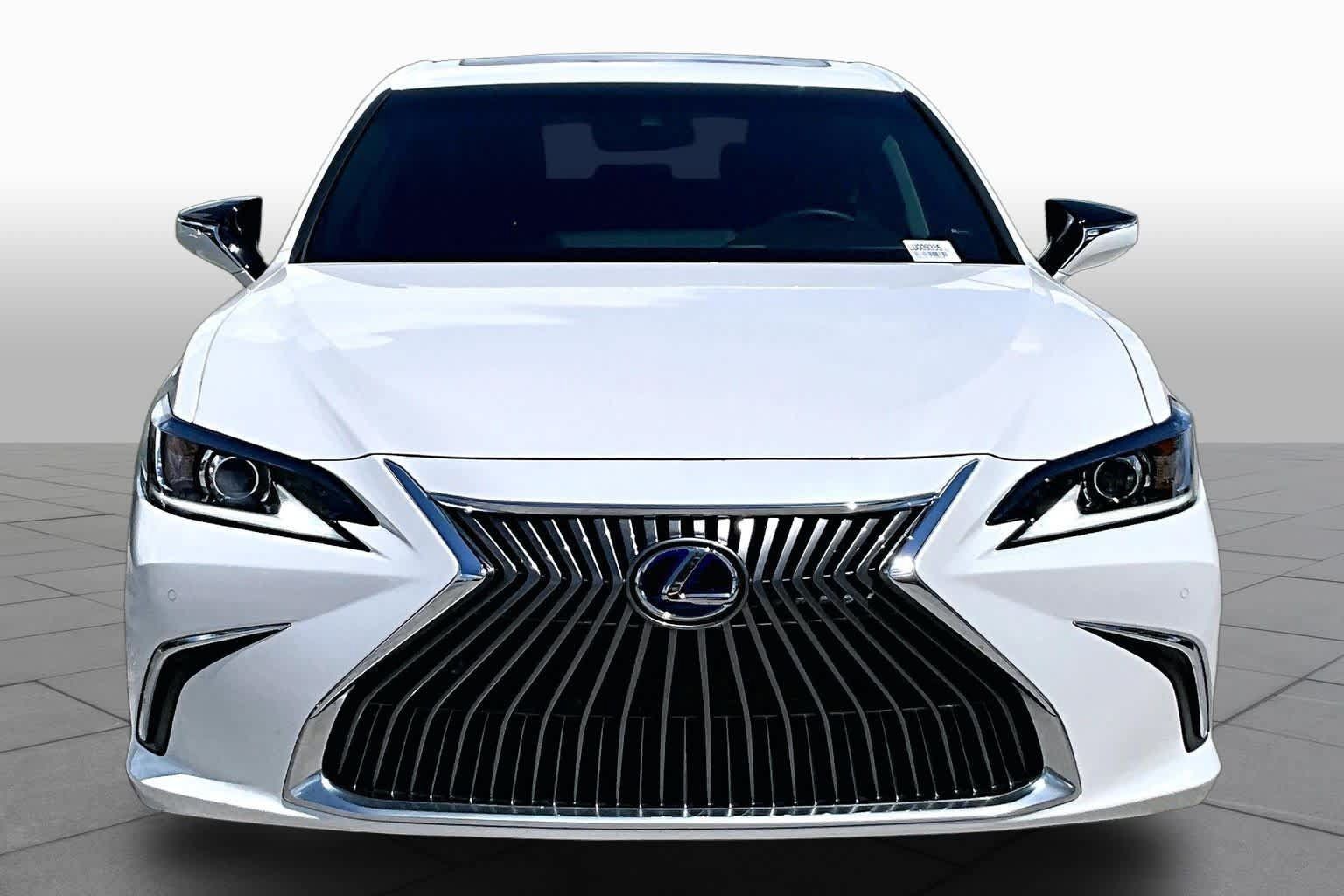 Used 2020 Lexus ES 300h w/ Premium Package FWD image 4