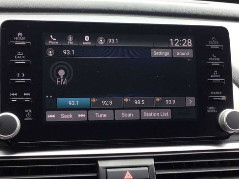 Used 2019 Honda Accord EX image 17