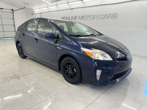 Used 2015 Toyota Prius Two FWD image 3