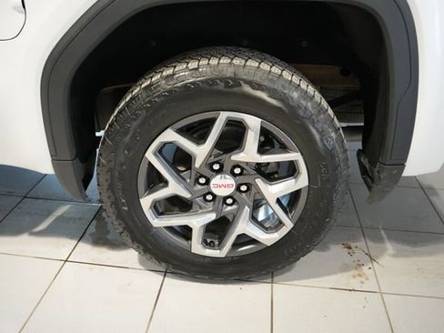 Used 2024 GMC Sierra 1500 SLT w/ SLT Premium Plus Package image 11