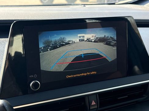 Used 2024 Toyota Prius LE image 21