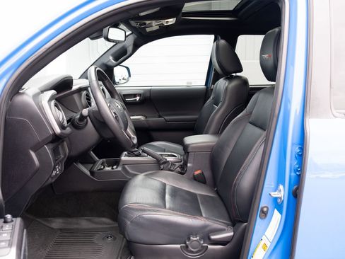 Used 2019 Toyota Tacoma TRD Pro AWD/4WD image 11