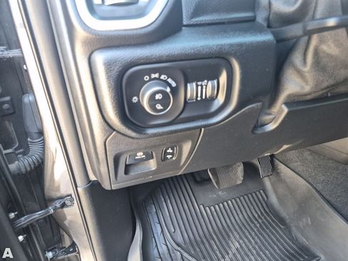 Used 2019 RAM 1500 Laramie AWD/4WD image 20