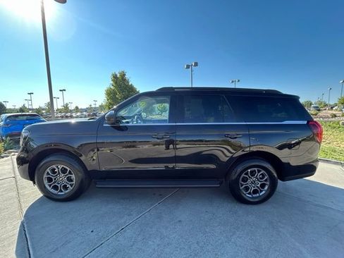 Used 2025 Ford Expedition Active AWD/4WD image 5
