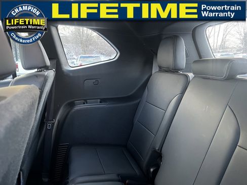 Used 2025 Buick Enclave Preferred image 28