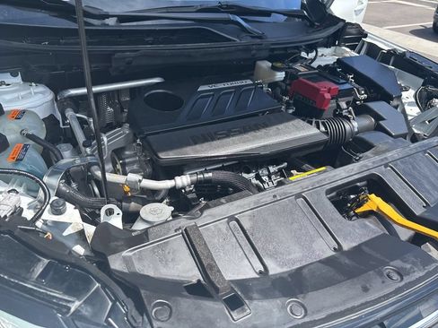Used 2024 Nissan Rogue SV FWD image 21