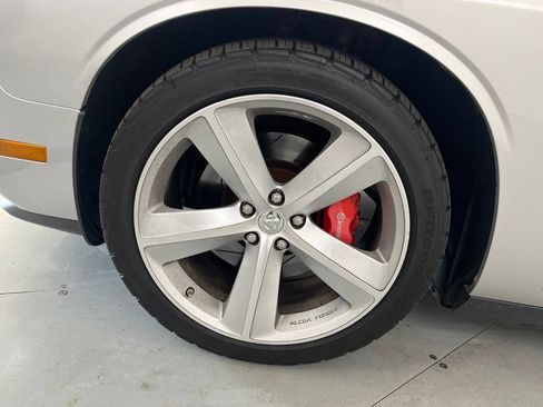 Used 2009 Dodge Challenger SRT8 w/ SRT Option Group II RWD image 14