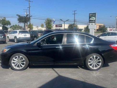 Used 2013 Honda Accord Sport image 2