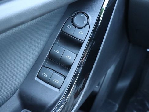 New 2027 Chevrolet Equinox LT w/ Convenience Package II FWD image 18