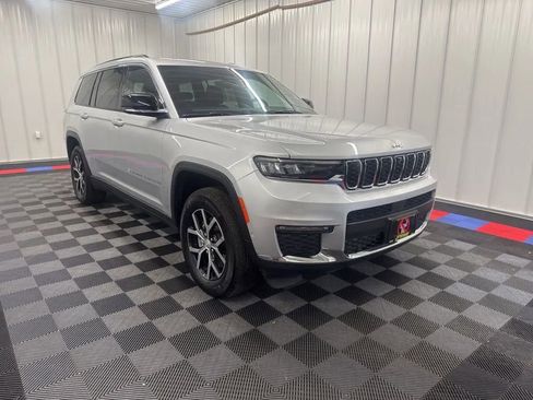 Used 2024 Jeep Grand Cherokee L Limited w/ Luxury Tech Group II AWD/4WD image 2