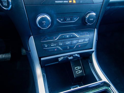 Used 2020 Ford Edge SEL AWD/4WD image 18