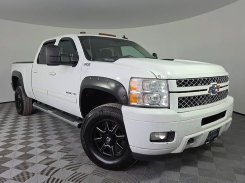 Used 2014 Chevrolet Silverado 2500 LT w/ Z71 Appearance Package AWD/4WD image 1