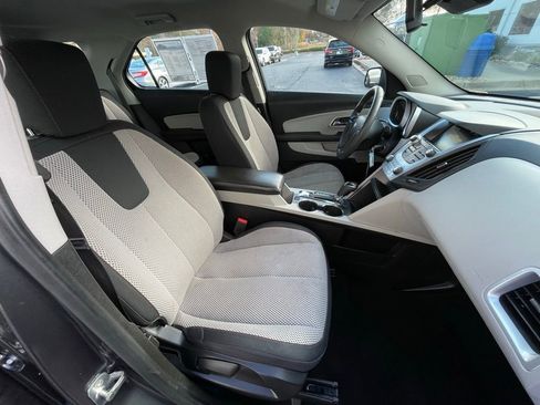 Used 2017 Chevrolet Equinox LS image 31