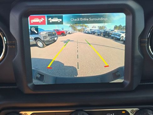 Used 2022 Jeep Gladiator Overland image 20